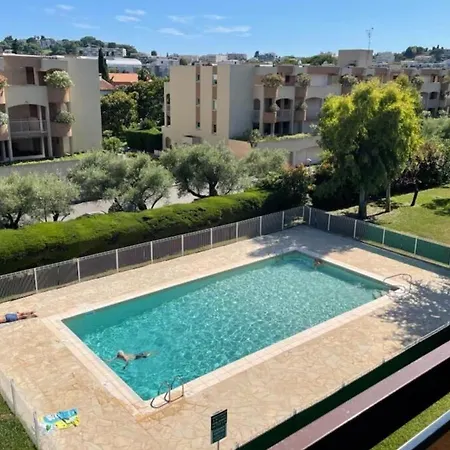 Renovated - 2 Bedrooms With Balcony * Antibes